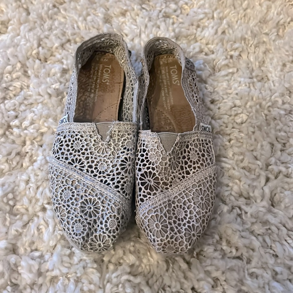 Toms Shoes